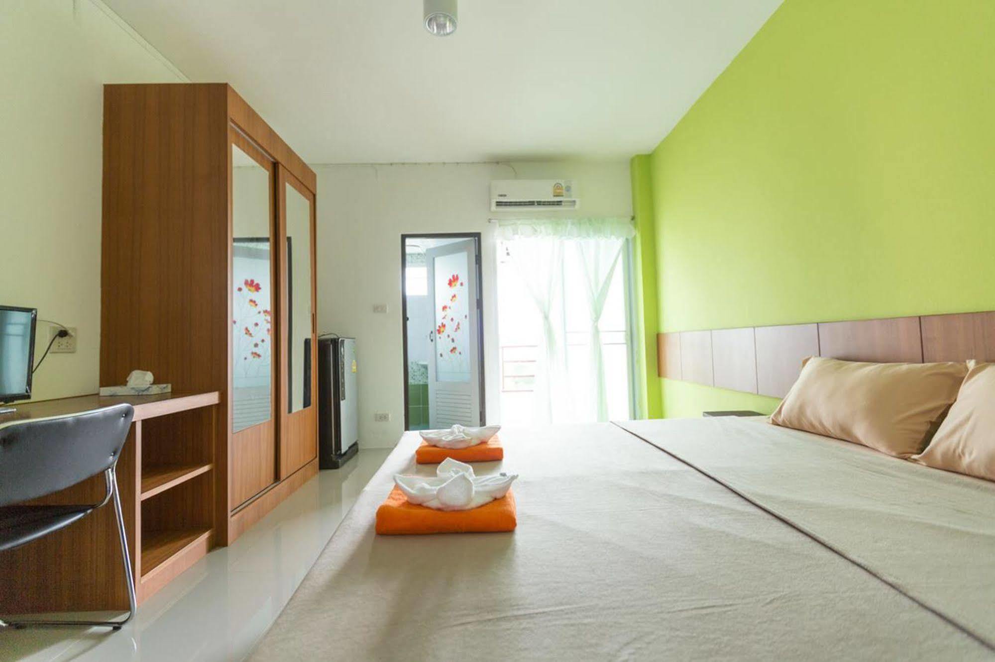 Hotel V At Bangsaen Extérieur photo